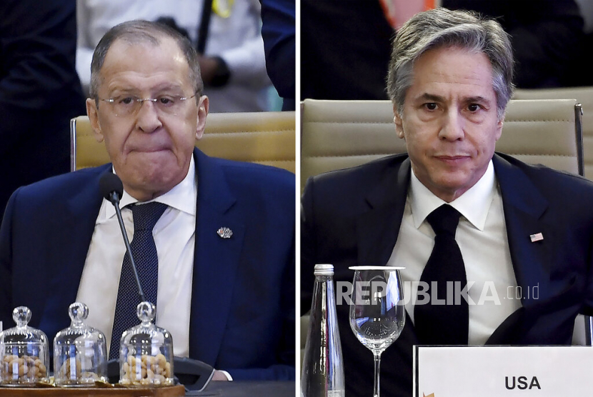  Kombinasi foto ini menunjukkan Menteri Luar Negeri AS Antony Blinken (kanan) dan Menteri Luar Negeri Rusia Sergey Lavrov, (kiri) masing-masing menghadiri pertemuan para menteri luar negeri G20, di New Delhi, India, Kamis (2/3/2023).