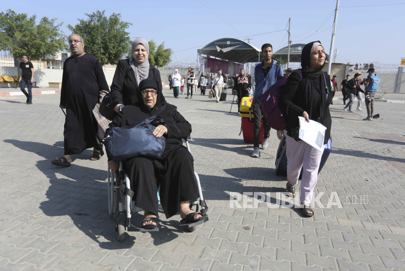 Penyeberangan Rafah adalah satu-satunya pintu keluar bagi warga Palestina dan warga negara asing.  