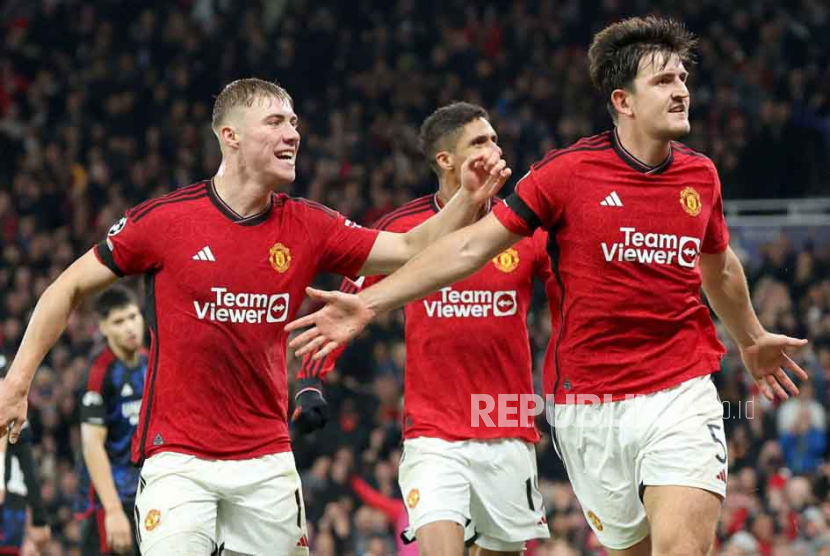 Bek Manchester United Harry Maguire mencetak gol kemenangan saat melawan Copenhagen di ajang Liga Champions, Rabu (25/10/2023). 