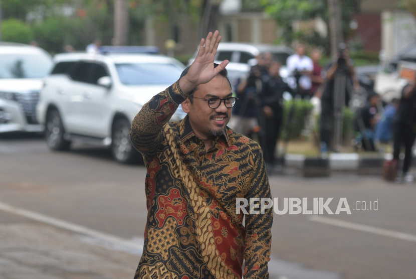 Politikus Partai Golkar Maman Maman Abdurrahman tiba di kediaman Presiden Terpilih Prabowo Subianto, Kertanegara, Jakarta Selatan, Senin (14/10/2024). 