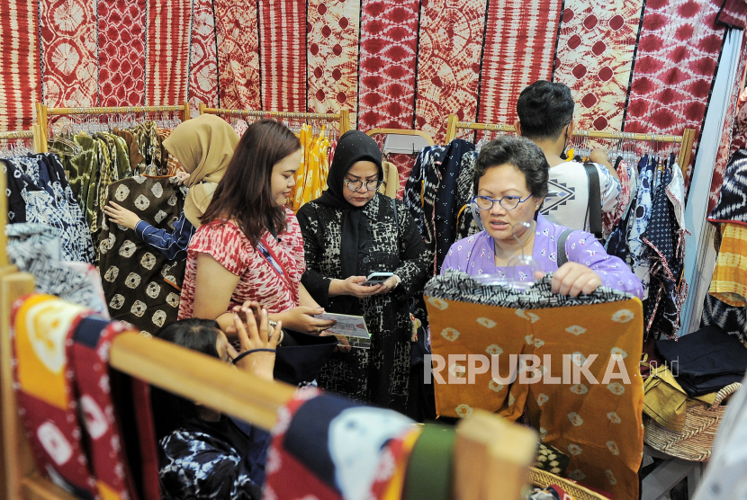 Kebijakan yang lebih tepat dalam mendukung pertumbuhan UMKM sebagai penopang ekonomi nasional adalah dengan penghapusan pajak. 