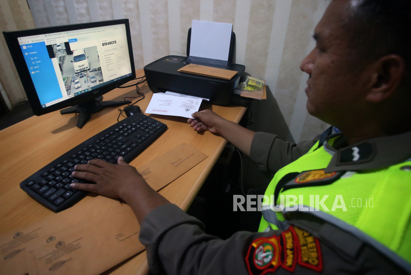 Tilang elektronik (ilustrasi). Polrestabes meminta warga mewaspadai penipuan tilang elektronik di Bandung.