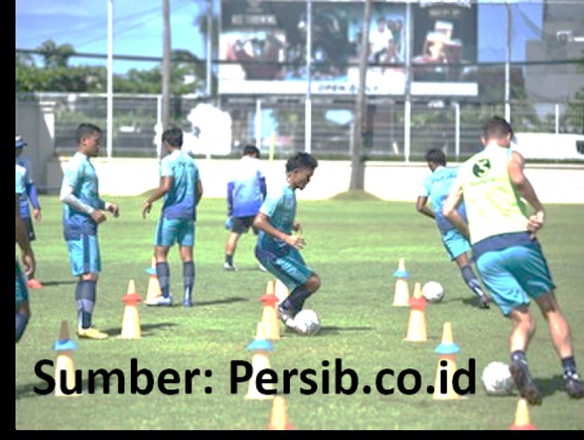 Persib vs Persela dalam BRI Liga 1 Indonesia