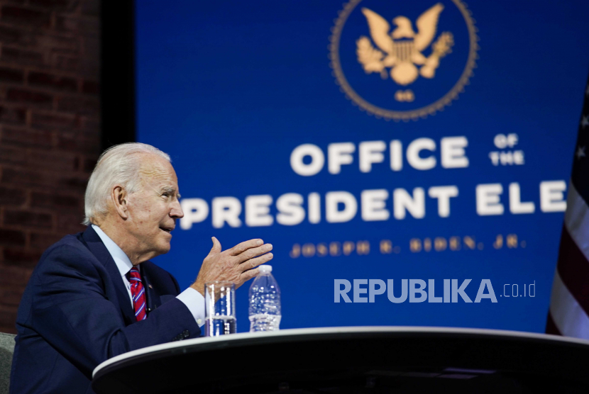  Presiden terpilih Joe Biden berbicara selama pertemuan di teater The Queen Senin, 23 November 2020, di Wilmington, Del.