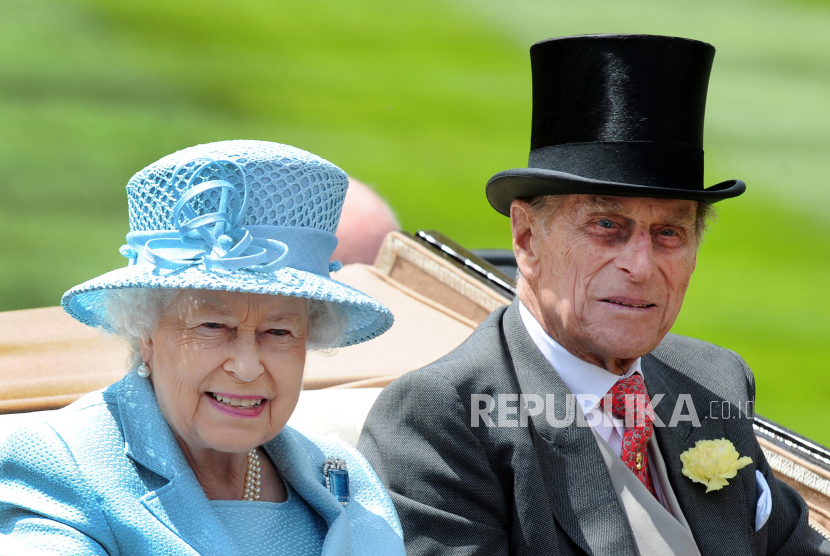 Pangeran Philip, Suami Paling Terkenal di Dunia. Ratu Elizabeth II dari Inggris bersama suami tercinta Duke of Edinburgh Pangeran Philip.