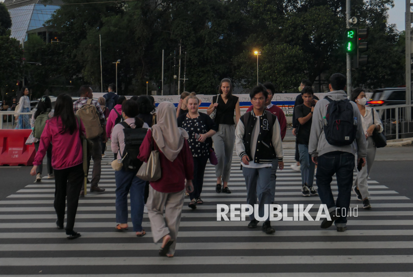 Ekonom mengkritisi menurunnya tingkat pengangguran terbuka yang menurun tapi tak sejalan dengan perbaikan kondisi pekerja. (ilustrasi)