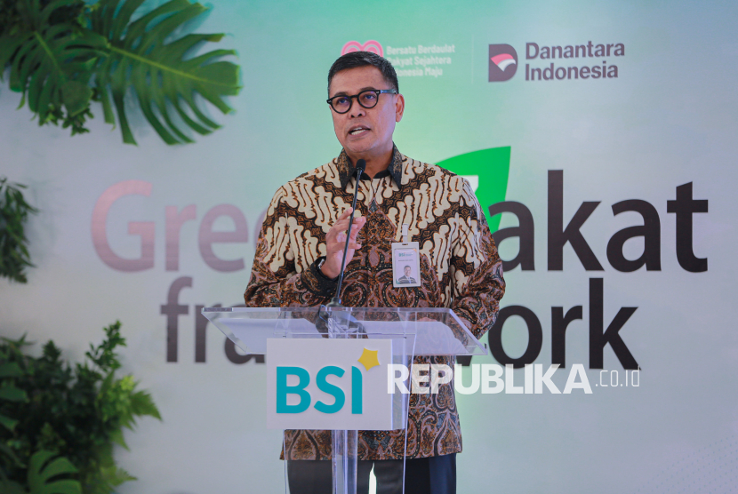 Direktur Utama BSI terpilih Anggoro Eko Cahyo menyampaikan paparannya saat peluncuran Green Zakat Framework di Kantor Pusat BSI, Jakarta, Rabu (27/8/2025). PT Bank Syariah Indonesia Tbk (BSI) bersama United Nations Development Programme (UNDP) Indonesia dan Badan Amil Zakat Nasional (BAZNAS) meluncurkan Green Zakat Framework yang akan dijadikan acuan strategis pemerintah dalam mengintegrasikan pengelolaan zakat dengan upaya perlindungan lingkungan dan ketahanan iklim.