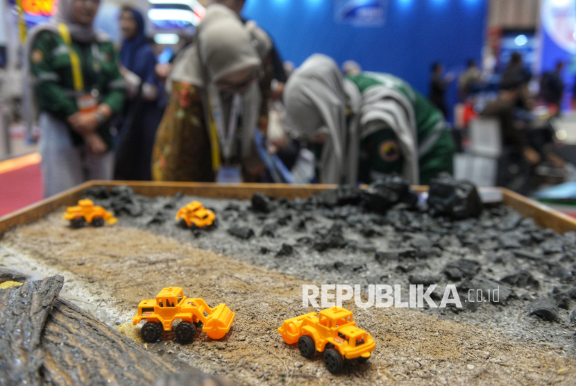 Surplus Global dan Penurunan Permintaan Ancam Pendapatan Sektor Batu Bara Indonesia