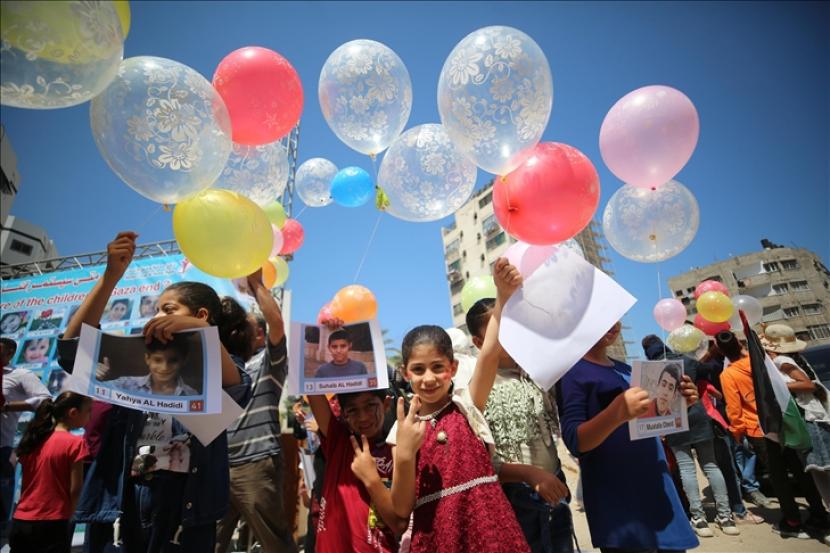 Koordinator Kemanusiaan dan Kependudukan PBB di wilayah pendudukan Palestina Lynn Hastings mengatakan pada Senin (16/8) bahwa anak-anak Palestina berhak untuk hidup dalam keamanan dan keselamatan, tidak hanya untuk mendapatkan pendidikan.