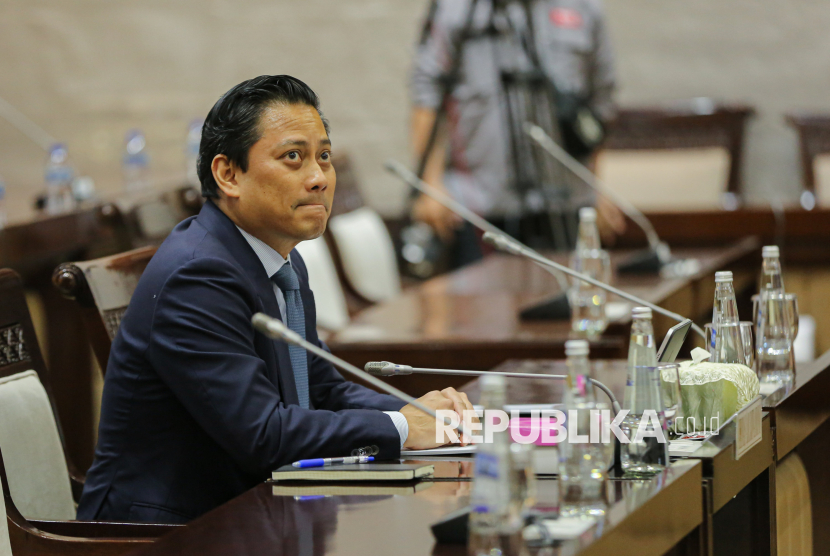 Jalani Uji Kelayakan Deputi Gubernur BI, Thomas Djiwandono Klarifikasi Status di Gerindra