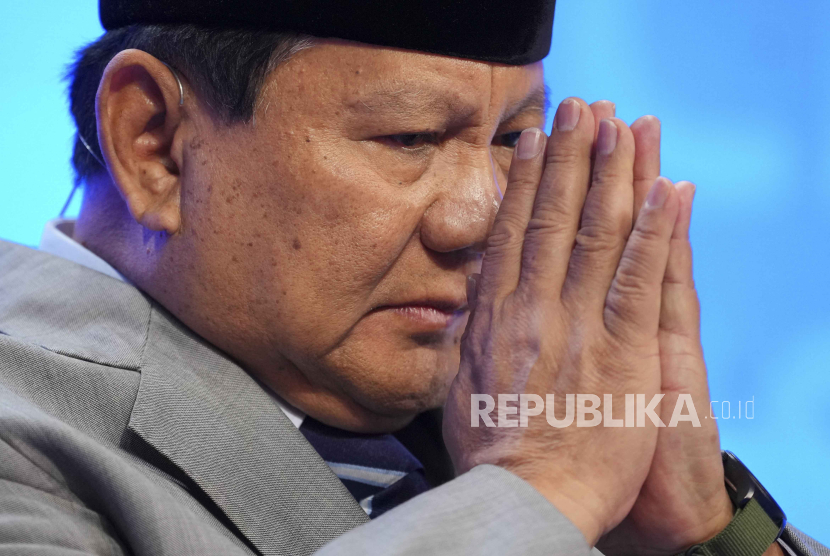 reside ke-6 RI Susilo Bambang Yudhoyono (SBY), memuji sikap pembelaan yang disampaikan Presiden Terpilih RI Prabowo Subianto dalam forum Shangri-La Dialogue ke-21 di Singapura, Sabtu (1/6/2024). 