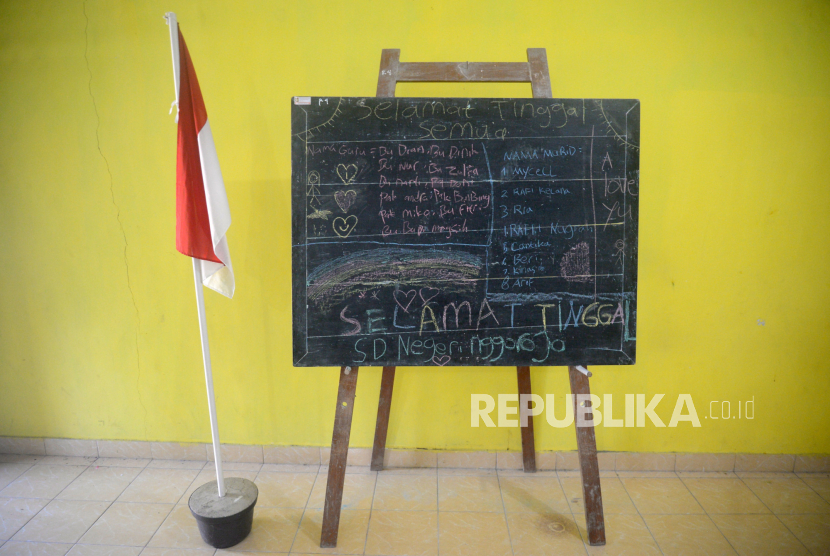 Gubernur DIY, Sri Sultan Hamengku Buwono X mendorong agar program pendidikan 12 tahun diterapkan. (ilustrasi)