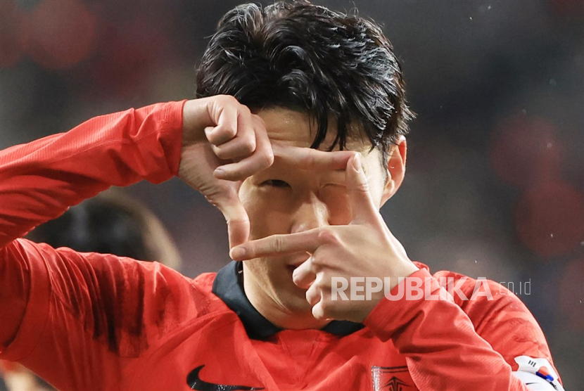 Bintang Asia asal Korea Selatan yang bermain di Tottenham Hotspur Son Heung-min. 