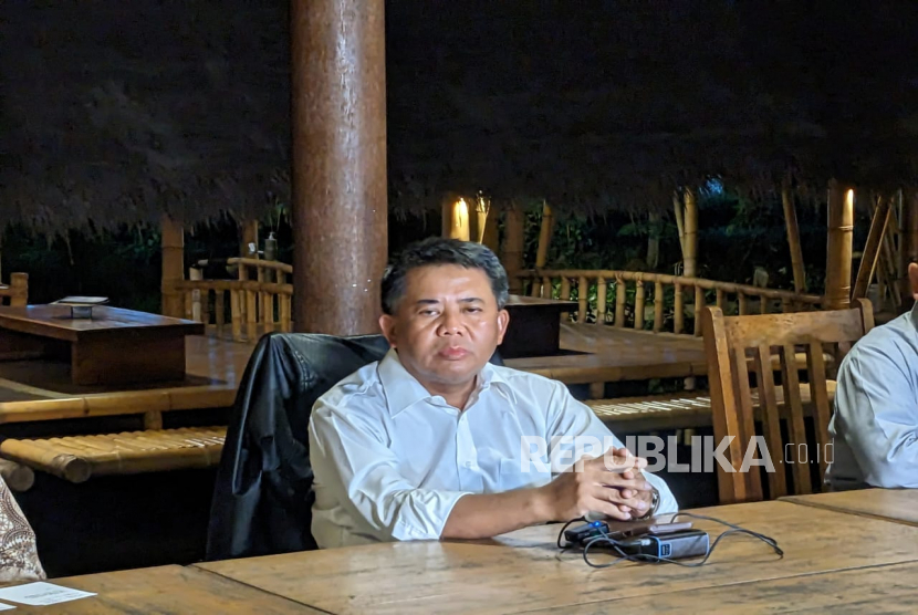 Wakil Ketua Majelis Syura Partai Keadilan Sejahtera (PKS), Mohamad Sohibul Iman telah berkonsultasi dengan Ketua Majelis Syura PKS dan secara resmi mengusung Anies Baswedan sebagai calon presiden (capres) pada 2024, di kawasan Bandara Soekarno-Hatta, Tangerang, Senin (30/1).