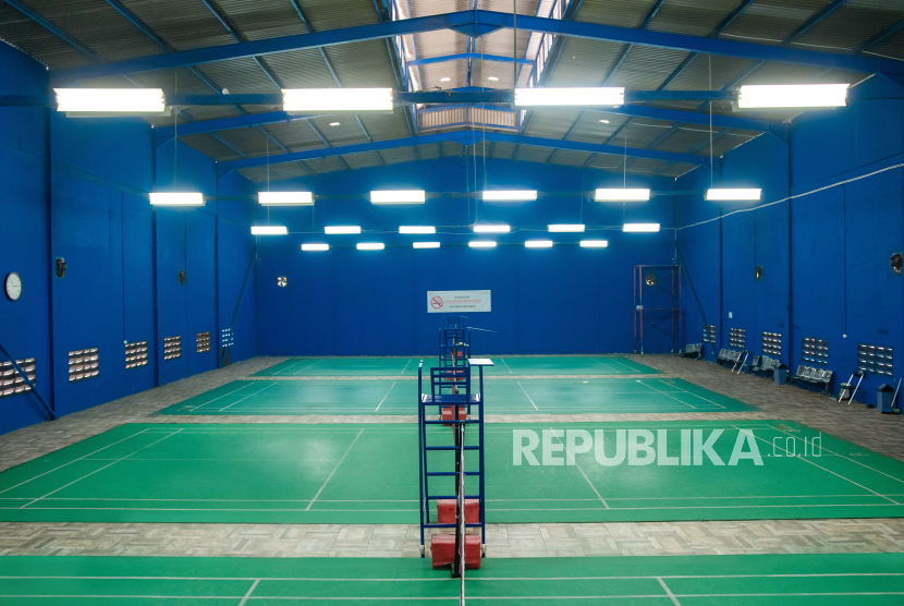 Salah satu aspek terpenting yang menentukan kualitas sebuah lapangan badminton adalah karpetnya. (ilustrasi)
