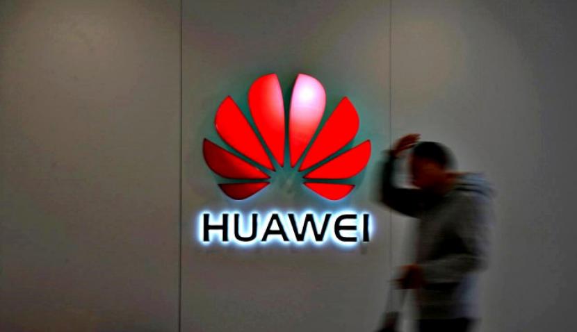 Turuti Aturan Pembatasan Ekspor Teknologi ke China, Perusahaan Ini Setop Terima Order Huawei. (FOTO: Reuters/Aly Song)