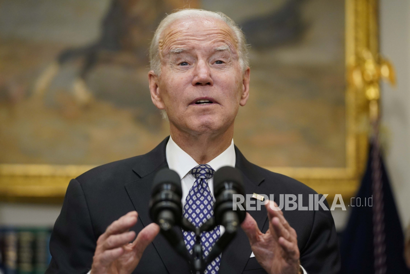  Presiden Joe Biden berbicara tentang harga gas dan keuntungan perusahaan minyak, di Ruang Roosevelt Gedung Putih, Senin, 31 Oktober 2022, di Washington.