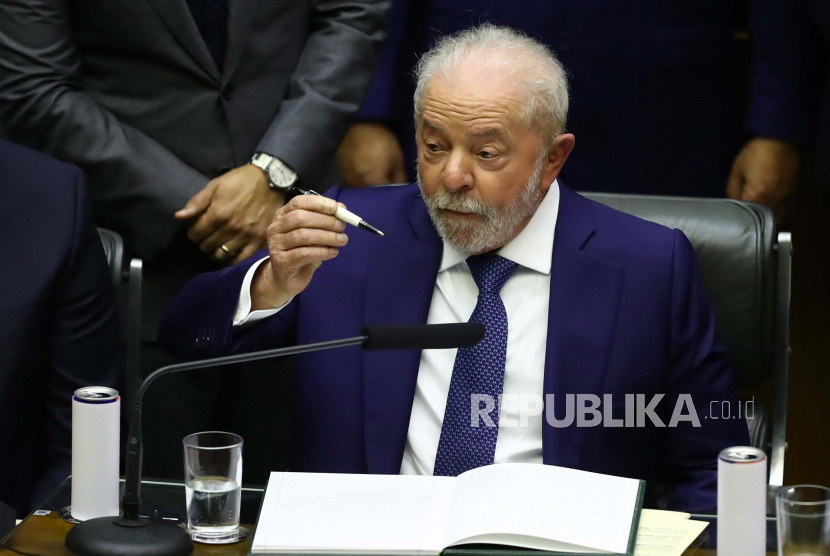 Presiden Brazil yang baru terpilih, Luiz Inacio Lula da Silva, menyatakan kesiapan untuk membangun kembali hubungan negaranya dengan Rusia