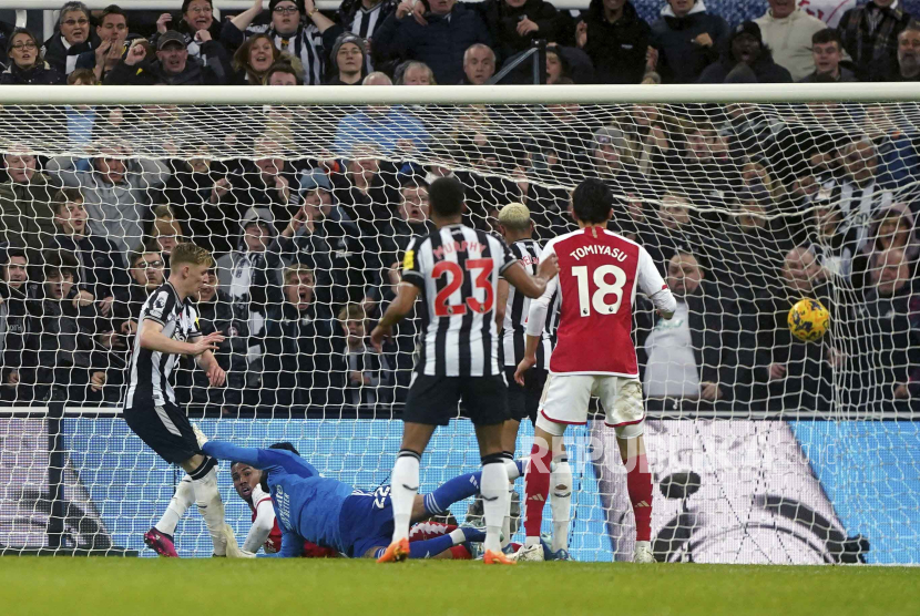 Gol Newcastle United ke gawang Arsenal, Sabtu (4/11/2023). 