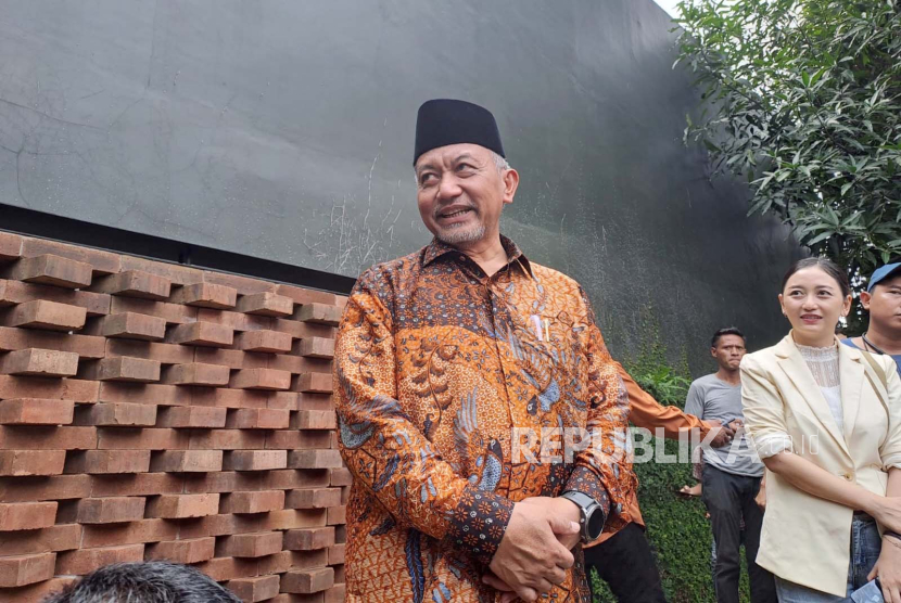 Presiden PKS Ahmad Syaikhu saat menghadiri acara halalbihalal sekaligus pembubaran Timnas AMIN di kediaman Anies di kawasan Lebak Bulus, Jakarta Selatan, Selasa (30/4/2024). 