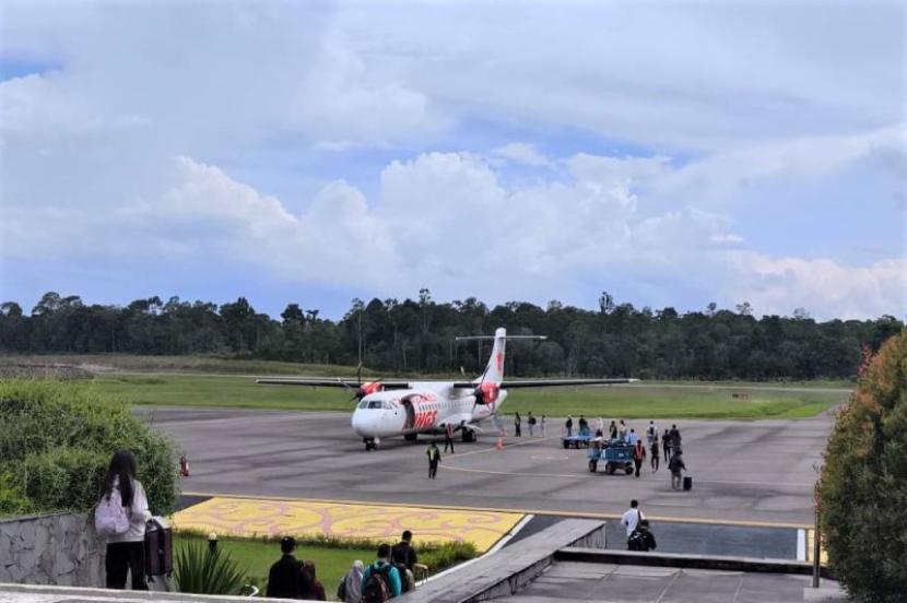 Arus balik pesawat dari dan ke Muara Teweh mulai ramai.