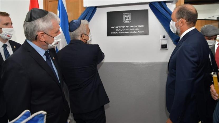 Menlu Israel Yair Lapid rilis foto-foto upacara pembukaan kantor perwakilan di Maroko.