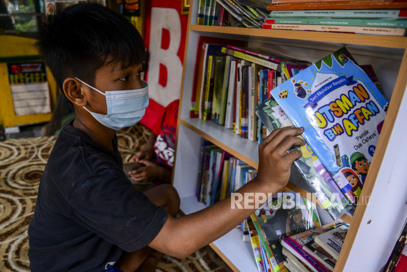 Badan Bahasa Buka Seleksi Penulis Buku Bacaan Literasi 2022, Yang ...