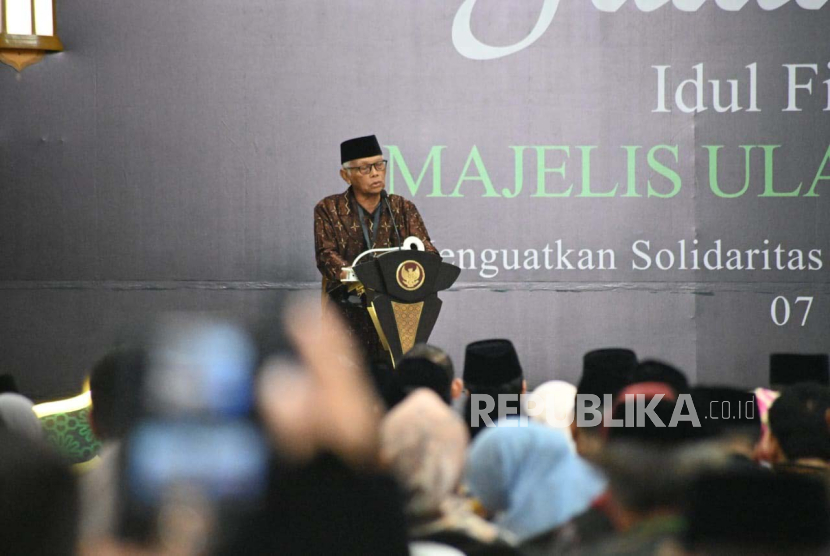 Ketua Umum MUI, KH Anwar Iskandar dan Sejumlah Pengurus MUI dalam Acara Halal Bihalal 2024, di Jakarta, Selasa (7/5/2024).