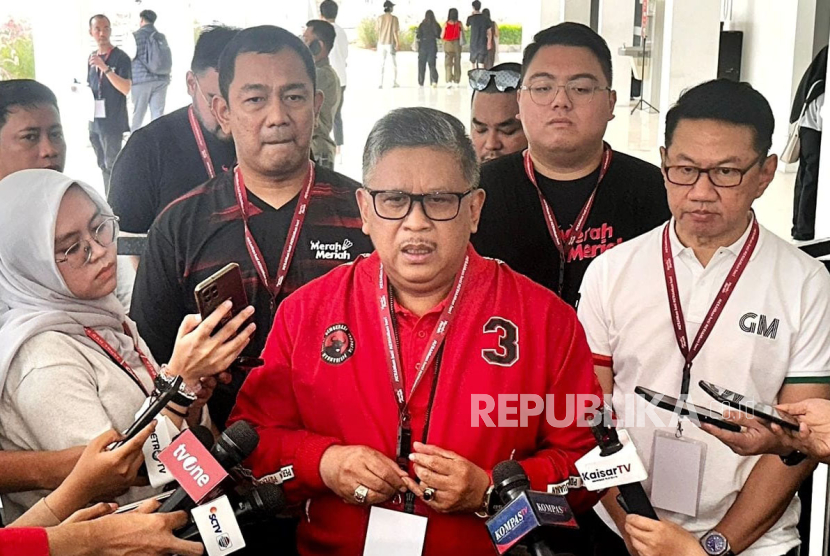 Sekretaris Jenderal PDIP, Hasto Kristiyanto. Sekjen PDIP Hasto Kristiyanto mengakui syarat mengajukan pemakzulan tidak mudah.