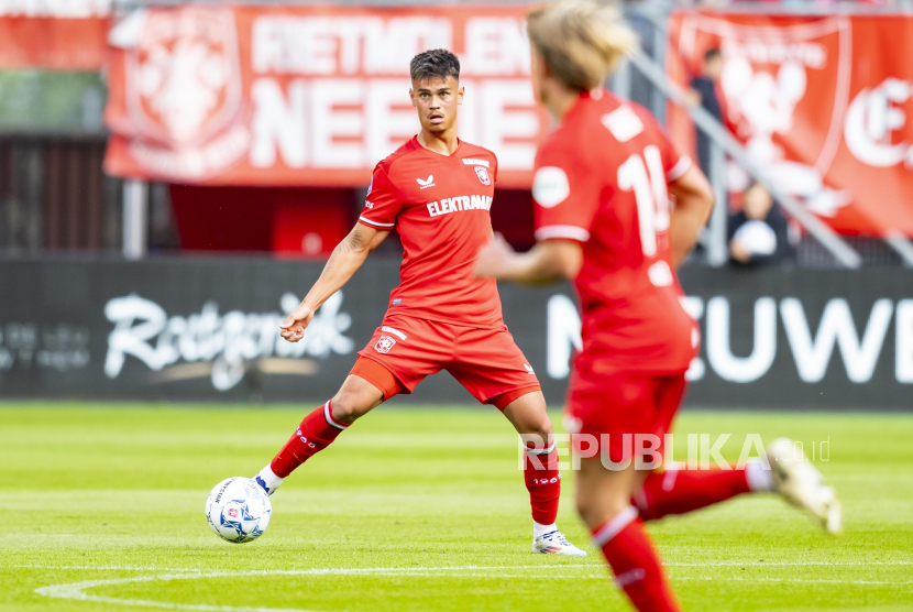 Pemain FC Twente Mees Hilgers.