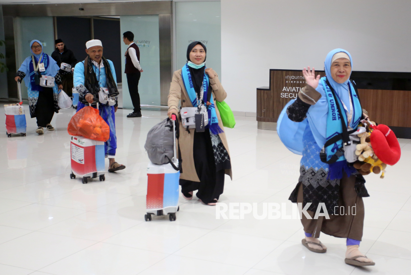 Kloter UPG 43 Jadi Penutup, Sebanyak 99 Ribu Jamaah Gelombang Kedua Telah Dipulangkan dari Madinah