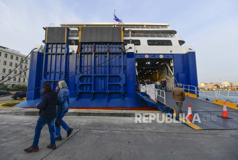 Pelabuhan Piraeus, dekat Athena, Yunani. (ilustrasi)