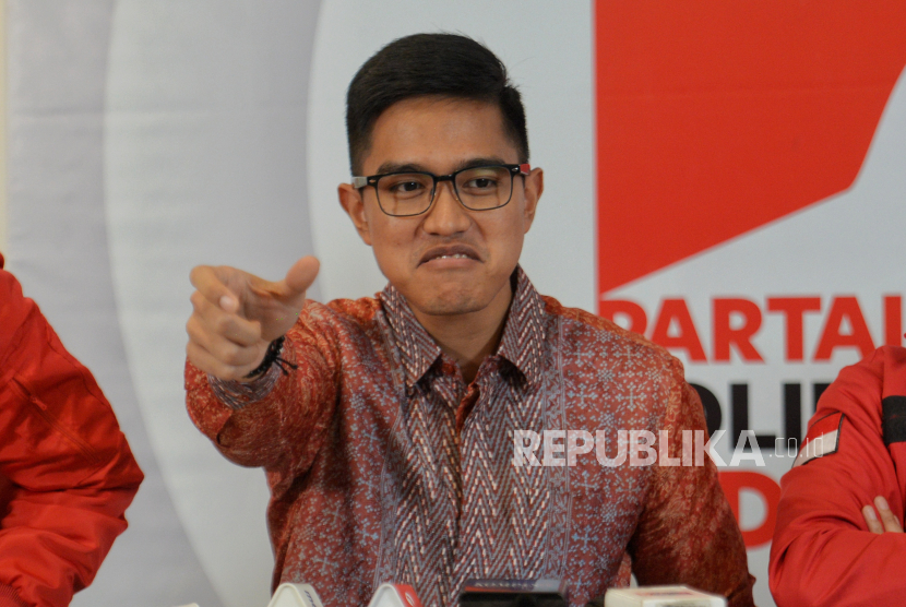 Ketua Umum PSI Kaesang Pangarep usai menyampaikan konferensi pers di kantor DPP PSI, Jakarta, Jumat (24/11/2023). Konferensi pers tersebut membahas tentang strategi pemenangan PSI dalam Pemilu 2024.