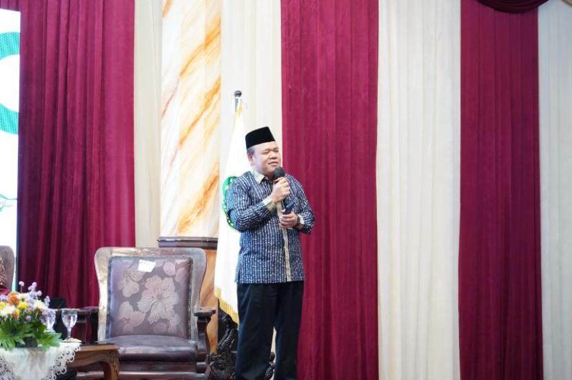 OJK Malang-TPKAD Pasuruan kolaborasi percepat pertumbuhan ekonomi.