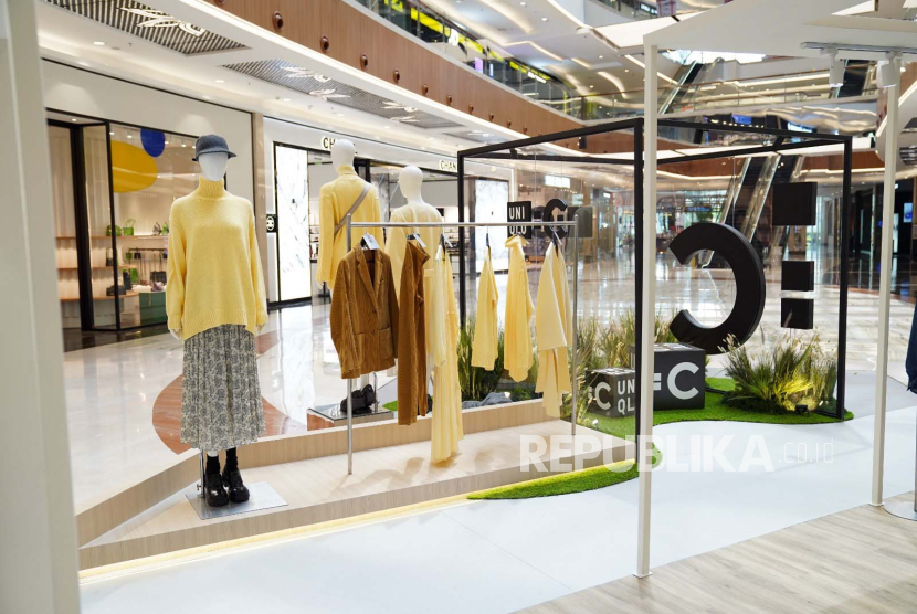 Uniqlo memperingatkan bahwa tarif impor Amerika Serikat (AS) yang lebih tinggi akan mulai berdampak signifikan terhadap operasional mereka di AS mulai akhir 2025.