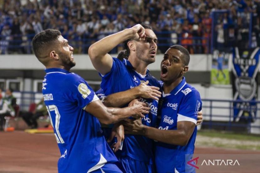Persib vs Persija: Penentu Puncak Klasemen Super League