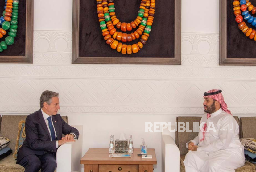 Penguasa de facto Arab Saudi Mohammed bin Salman (MBS) membuat Menteri Luar Negeri Amerika Serikat (AS) Antony Blinken menunggu berjam-jam 