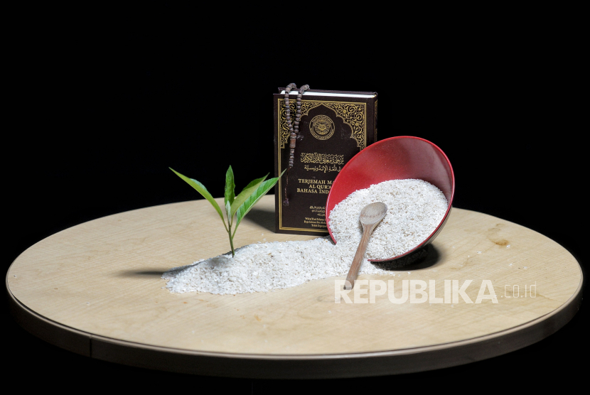 Potensi zakat di Indonesia bisa mencapai Rp320 triliun per tahun. Ilustrasi Zakat. Republika/Thoudy Badai