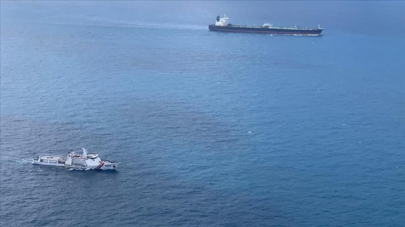 Badan Keamanan Laut (Bakamla) menyebut dua kapal tanker berbendera Iran dan Panama yang ditangkap di perairan Pontianak, Kalimantan Barat telah mengakui melakukan sejumlah pelanggaran.