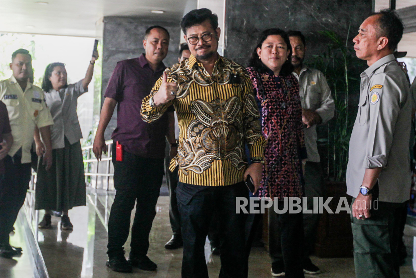 Menteri Pertanian Syahrul Yasin Limpo saat tiba di Kantor Kementerian Pertanian, Jakarta, Kamis (5/10/2023). 