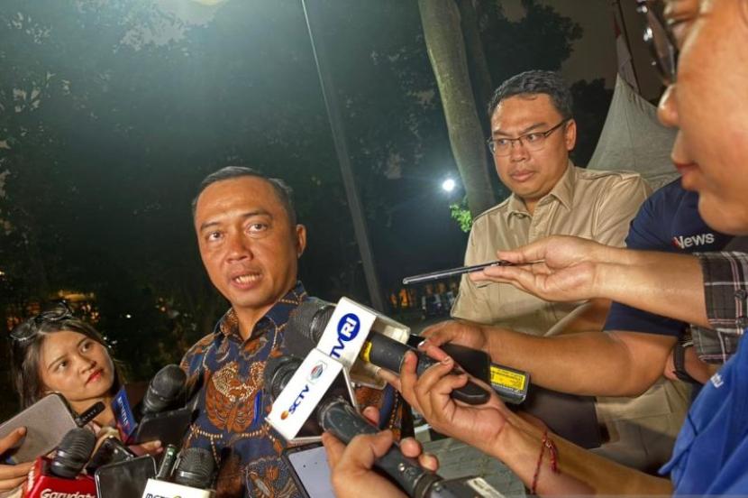 Mensesneg ungkap alasan di balik rangkap jabatan Mentan Amran.