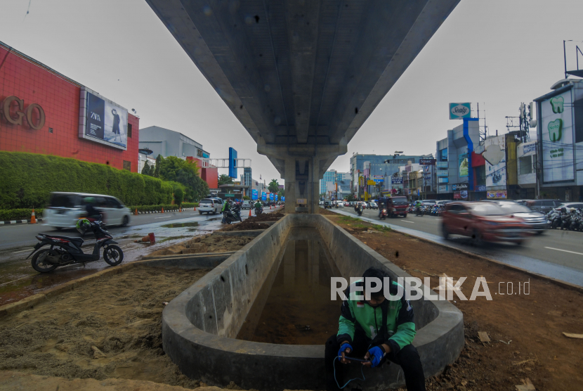 Jalan Boulevard Kelapa Gading. pembatasan mobilitas di Jalan Boulevard Raya Kelapa Gading, Jakarta Utara untuk menekan penyebaran Covid-19 bersifat situasional (ilustrasi).