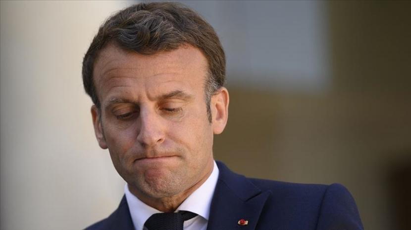 Presiden Prancis Emmanuel Macron mendesak Perdana Menteri Israel Naftali Bennett memberikan penjelasan resmi terkait spyware Pegasus yang dikembangkan oleh NSO Group yang berbasis di Israel dalam percakapan telepon pada Sabtu (24/7).