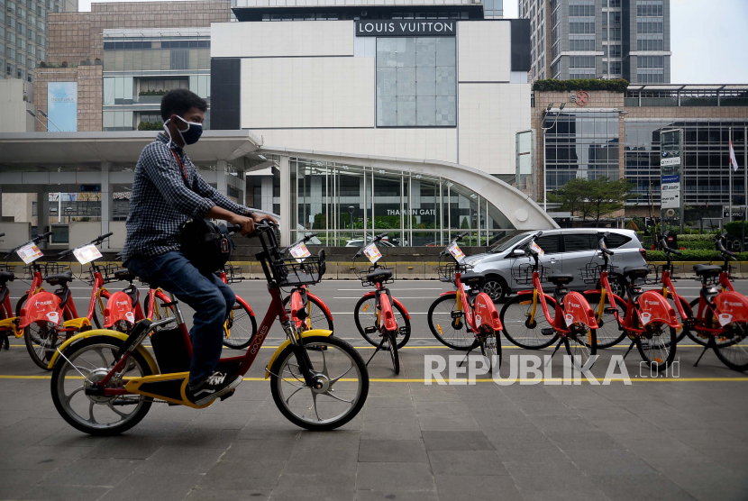 Dinas Perhubungan (Dishub) Kota Surabaya menyiapkan layanan pinjam sepeda atau bike sharing sebagai sebuah sistem penyediaan sepeda di tempat umum (Foto: ilustrasi sewa sepeda)