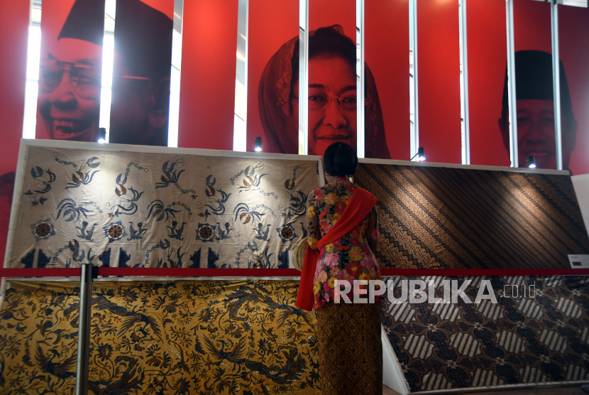 Ilustrasi batik. Nadiem Makarim menyatakan Museum Batik Indonesia yang diresmikan hari ini di Taman Mini Indonesia Indah (TMII), Jakarta, adalah wujud terobosan merdeka berbudaya.