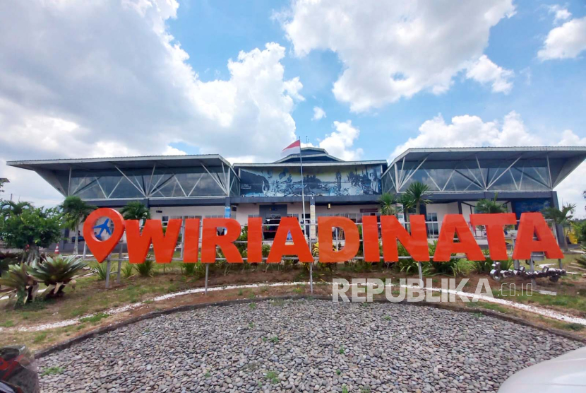 Bandara Wiriadinata, Kota Tasikmalaya, Jawa Barat, Senin (2/10/2023). 