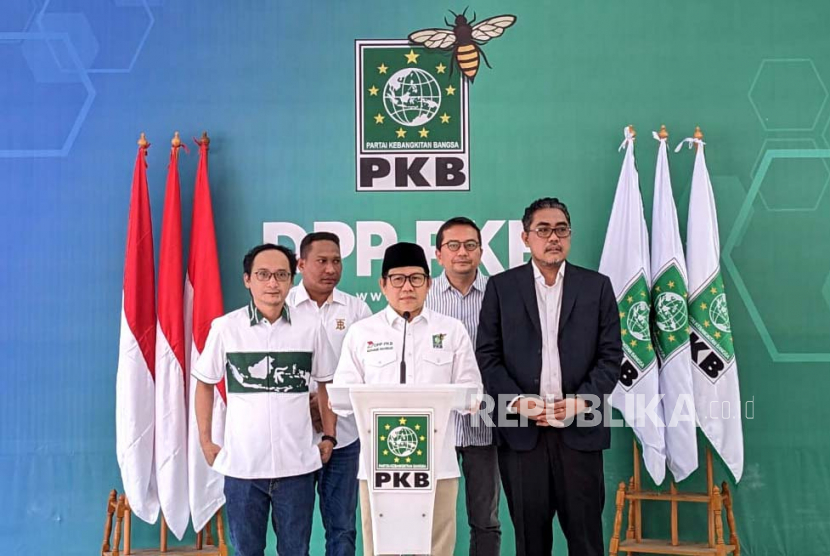 Ketua Umum Partai Kebangkitan Bangsa (PKB), Abdul Muhaimin Iskandar mengapresiasi Mahkamah Konstitusi (MK) yang menolak uji materi terhadap sistem proporsional terbuka dalam Undang-Undang Nomor 7 Tahun 2017 tentang pemilihan umum (Pemilu) di Kantor DPP PKB, Jakarta, Kamis (15/6/2023).