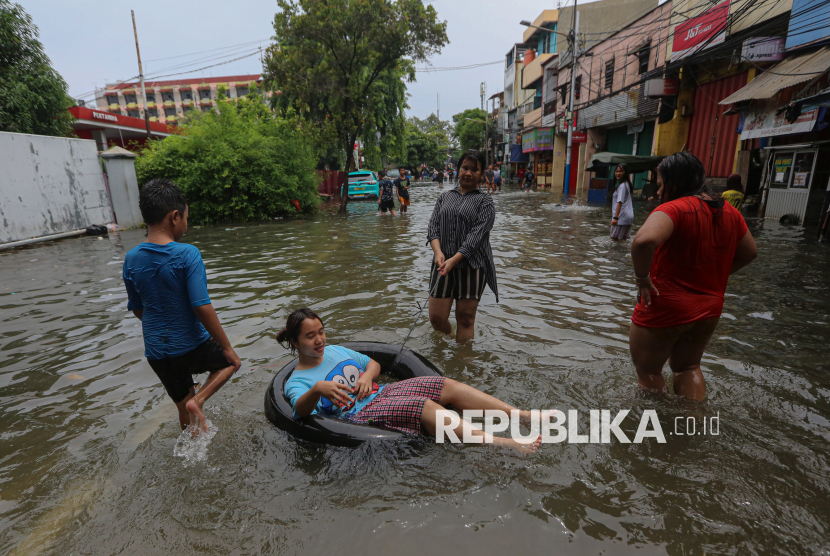 Kali Ancol Meluap, Permukiman Warga di Pademangan Barat Terendam Banjir