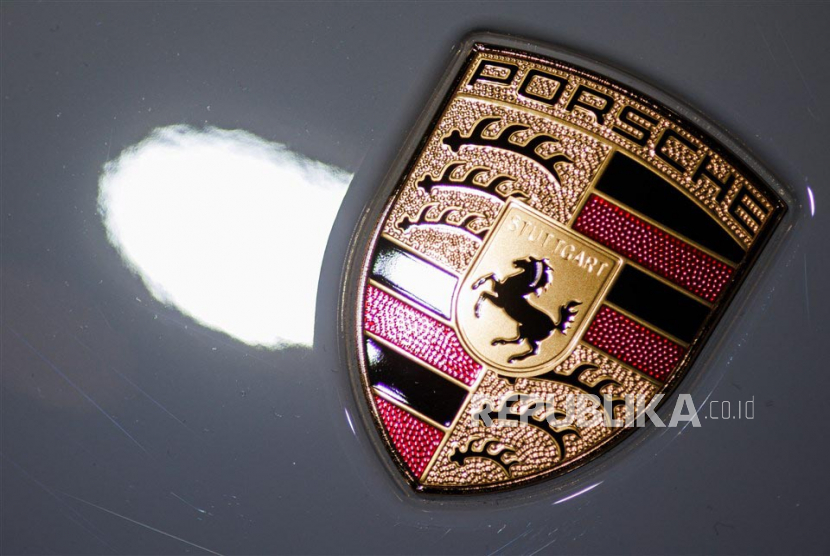 Porsche Indonesia kembali hadir di Gaikindo Indonesia International Auto Show (GIIAS) 2023 dengan membawa Porsche Cayenne terbaru dan Porsche 911 Dakar (Foto: logo Porsche)