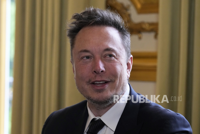  Parlemen Ukraina pada Senin (2/10/2023) mengecam miliarder, Elon Musk karena  mengunggah meme yang mengejek permohonan Presiden Volodymyr Zelenskyy untuk mendapatkan bantuan dari Barat.